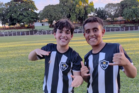 Real Clube sub-11 ganha de virada do Desportivo Real e garante vaga na primeira divisão do campeonato goiano