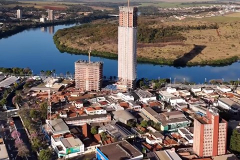 Itumbiara gera mais de mil empregos no ano e chega estoque de 32 mil empregados com carteira assinada, diz dados do CAGED