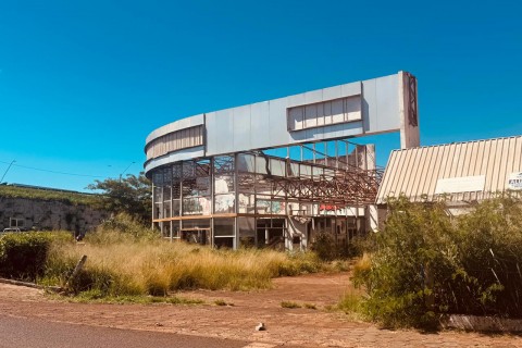 Mesmo com multas, proprietários não atendem notificações do município de Itumbiara e colocam em risco população com alto número de casos de dengue